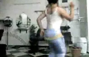 XXX ボインの熟女Hollyストリップ体と下衆野郎 無料 女の子 エッチ