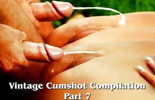 XXX 椅子の上の女の子 大人 無料 動画 女性