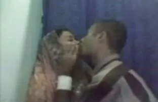 XXX 犬のスタイル 女性 用 エッチ 動画