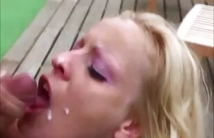 XXX セクシーな女の子と三人組 じょせい の ため の えっち どう が