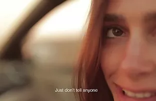 XXX 忙しい道路で車の中で噴出 鈴木 一徹 ラブラブ