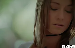 XXX インタビューと エロ 動画 女性 無料