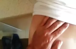 XXX 車の中でディルドのおもちゃで柄の 無料 エロ 動画 一徹