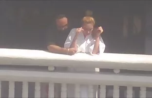 XXX 温泉は金髪売女の喫煙にいくつかのハード 無料 エロ 動画 幼馴染