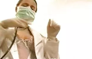 XXX Busty代温Kimber吸コックの車のビーチに面しています アダルト 女性 ビデオ