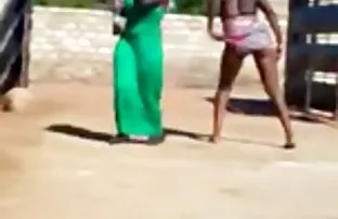 XXX K-官能的なコックに乗る小さな金髪ティーン 女性 向け av 無料 サイト